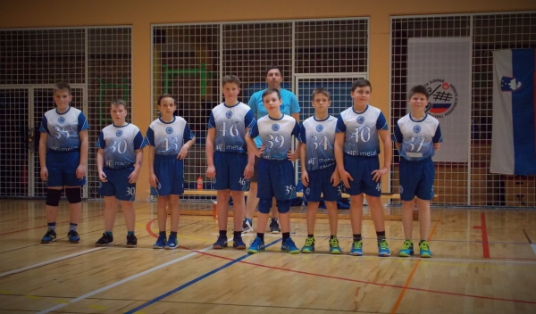 Po dečkih v polfinalu &scaron;e mini odbojka!